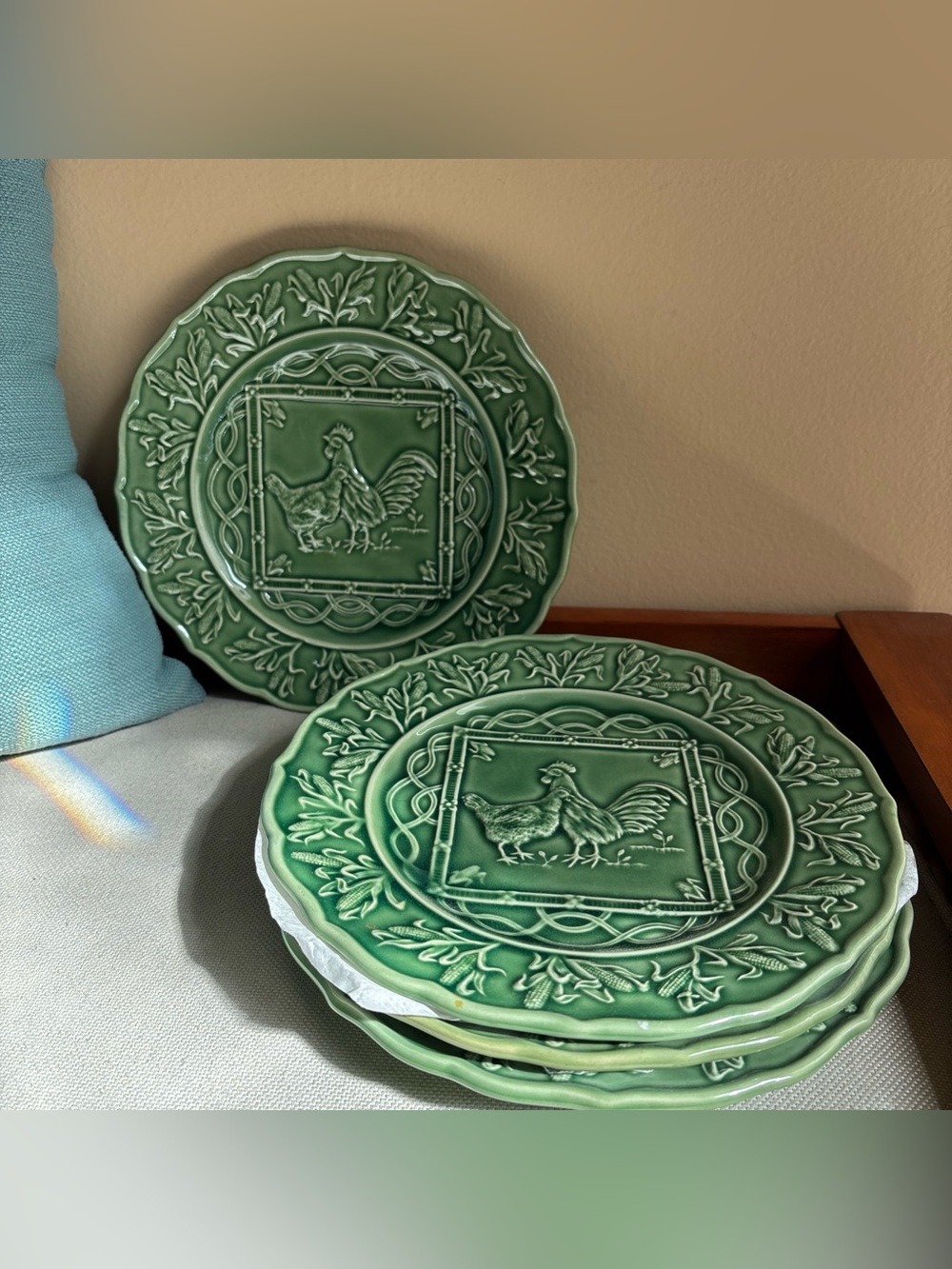 NEW 4 Bordallo Pinheiro Green 9.25"  Lunch/Salad Plate Farm Chickens Rooster Hen